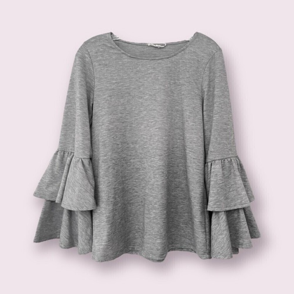 PLEIONE Ruffled Blouse Grey Bell Sleeves Scoop Neck Boho Coastal Womens Size XS